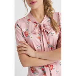 T-shirty damskie: T-Shirt z kokardą