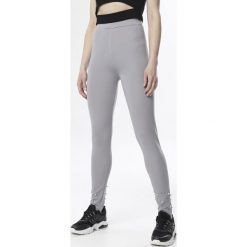 Szare Legginsy Raisea. Szare legginsy sportowe damskie Born2be, s, bez wzorów, z dzianiny. Za 29,99 zł.