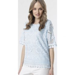 Jasnoniebieska Bluzka Pereilis. Niebieskie bluzki damskie Born2be, xl, bez wzorów, bez kołnierzyka, bez rękawów. W wyprzedaży za 64,99 zł.