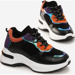 Czarno-Pomarańczowe Sneakersy Ixora. Czarne buty sportowe damskie Renee, w kolorowe wzory, sportowe. Za 99,99 zł.
