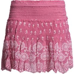 Spódniczka LOVESHACKFANCY MILLA Print|Różowy. Różowe spódniczki damskie marki LoveShackFancy, z haftami, z wiskozy, wakacyjne, dopasowane. W wyprzedaży za 749,00 zł.