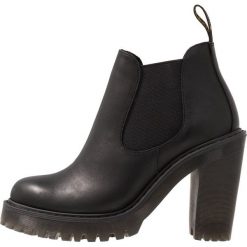 Dr. Martens HURSTON Botki na obcasie black. Czarne botki damskie na obcasie Dr. Martens, z materiału. Za 759,00 zł.