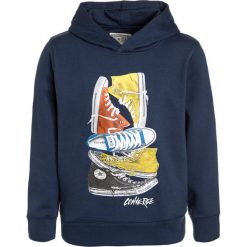 Converse STACKED REMIX Bluza z kapturem all star navy. Niebieskie bluzy dziewczęce Converse, z bawełny, z kapturem. Za 189,00 zł.