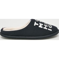 Tommy Hilfiger - Kapcie. Niebieskie kapcie damskie marki TOMMY HILFIGER, z gumy. Za 229,90 zł.