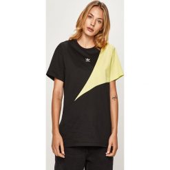 Adidas Originals - T-shirt. Czarne topy damskie adidas Originals, bez wzorów, z bawełny, z okrągłym kołnierzem. W wyprzedaży za 99,90 zł.