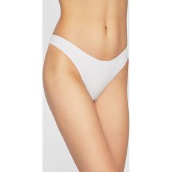 Triumph - Stringi Sporty Micro. Białe majtki damskie marki Triumph, s, bez wzorów, z elastanu. Za 39,90 zł.