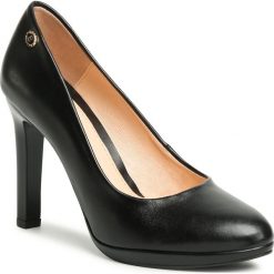 Szpilki BALDACCINI - 6805/100 Czarny S. Czarne półbuty damskie Baldaccini, bez wzorów, ze skóry, eleganckie, bez obcasa, na obcasie, bez zapięcia. Za 289,00 zł.