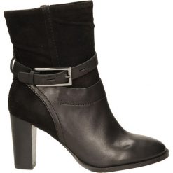 BOTKI CLARKS 26104161. Czarne botki damskie marki Clarks, bez obcasa, bez zapięcia. Za 259,99 zł.