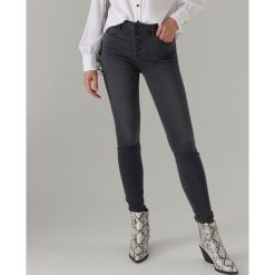Jeansy skinny z wysokim stanem - Szary. Jeansy damskie Mohito. Za 109,99 zł.