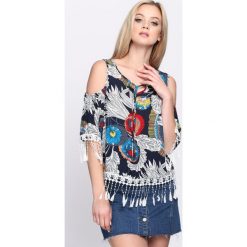Granatowa Bluzka Shopping Queen. Bluzki damskie Born2be. Za 14,99 zł.