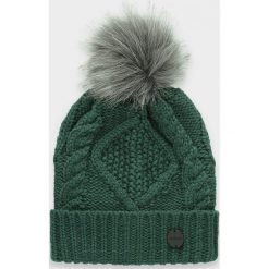 Czapka damska CAD610 - ciemna zieleń - Outhorn. Żółte czapki damskie Outhorn, na zimę, z polaru. W wyprzedaży za 19,99 zł.