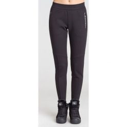 SPODNIE DRESOWE EA7 EMPORIO ARMANI. Czarne spodnie damskie EA7 Emporio Armani, xs, z dresówki. Za 549,00 zł.