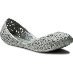 Baleriny MELISSA - Mel Campana Zig Zag Inf 31737 Silver 06458. Szare meliski damskie marki Melissa, z tworzywa sztucznego. W wyprzedaży za 199,00 zł.
