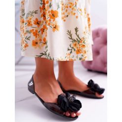 Lu Boo | Gumowe Balerinki Meliski Kwiatki Czarne Candela. Czarne baleriny damskie Tagless, w kwiaty, z gumy, bez obcasa. Za 49,00 zł.