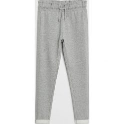 Mango Kids - Spodnie dziecięce Praga 110-164 cm. Szare spodnie dziewczęce Mango Kids, bez wzorów, z bawełny. Za 45,99 zł.