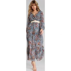 Niebieska Sukienka Alishia. Niebieskie sukienki damskie Renee, s, w paski, boho, bez kołnierzyka, z długim rękawem, długie, maxi, kopertowe. Za 139,99 zł.