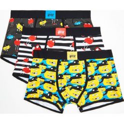 3 pack bokserek all over - Czerwony. Czerwone bokserki męskie Cropp, bez wzorów. Za 59,99 zł.