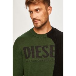 Diesel - Sweter. Zielone swetry męskie Diesel, xl, bez wzorów, z bawełny, z okrągłym kołnierzem, bez kaptura. W wyprzedaży za 399,90 zł.