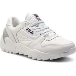 Sneakersy FILA - Orbit Cmr Jogger L Low 1010586.1FG White. Białe sneakersy męskie Fila, na co dzień, bez wzorów, ze skóry ekologicznej, klasyczne, bez zapięcia. Za 429,00 zł.