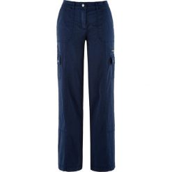 Spodnie bojówki Loose Fit bonprix ciemnoniebieski. Niebieskie spodnie damskie bonprix, bez wzorów. Za 109,99 zł.