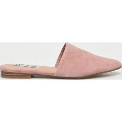 Steve Madden - Klapki Trace Mule. Różowe klapki damskie Steve Madden, bez wzorów, ze skóry, bez obcasa, na obcasie. W wyprzedaży za 139,90 zł.