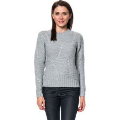Sweter w kolorze szarym. Szare swetry klasyczne damskie marki C&Jo i Assuili, z dzianiny, z okrągłym kołnierzem. W wyprzedaży za 136,95 zł.
