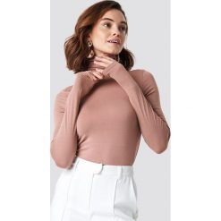 NA-KD Basic Top z golfem - Pink. Różowe topy damskie marki NA-KD Basic, bez wzorów, z materiału, z golfem. Za 80,95 zł.