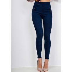 Spodnie tregginsy z zamkami z przodu. Niebieskie legginsy damskie marki Zoio, z materiału. Za 49,99 zł.
