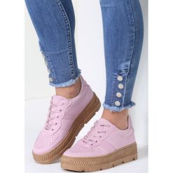 Różowe Creepersy Riparian Rights. Różowe buty sportowe damskie vices, na imprezę, bez wzorów, na wysokim obcasie, na platformie, na sznurówki. Za 59,99 zł.