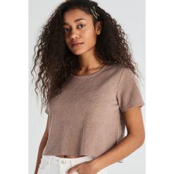 Krótki t-shirt - Kremowy. Białe t-shirty damskie Sinsay, s, bez wzorów, bez kołnierzyka. Za 19,99 zł.