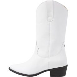 Steve Madden ALTO Kowbojki i obuwie motocyklowe white. Białe kowbojki damskie Steve Madden, z materiału. Za 839,00 zł.
