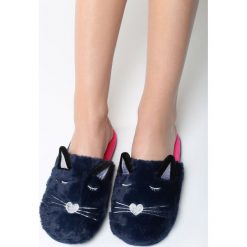 Granatowe Kapcie Duo Foursome. Niebieskie kapcie damskie Born2be. Za 39,99 zł.