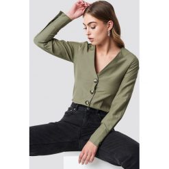 NA-KD Trend Bluzka z guzikami - Green. Zielone bluzki damskie marki NA-KD Trend, bez wzorów, bez kołnierzyka, bez rękawów. Za 161,95 zł.