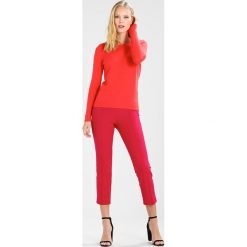 Swetry klasyczne damskie: Zalando Essentials Sweter red