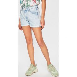 Pepe Jeans - Szorty Mable Short. Niebieskie szorty damskie Pepe Jeans, bez wzorów, z bawełny, casualowe, z podwyższonym stanem. W wyprzedaży za 199,90 zł.