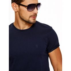 T-shirt męski gładki z okrągłym dekoltem. Niebieskie t-shirty męskie Top Secret, na lato, xl, bez wzorów, z okrągłym kołnierzem, krótkie. Za 24,99 zł.