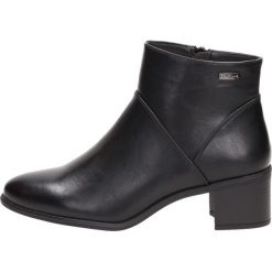 Czarne botki damskie SERGIO LEONE BT507 PU. Czarne botki damskie Sergio Leone, klasyczne, na wysokim obcasie, na obcasie, bez zapięcia. W wyprzedaży za 129,00 zł.
