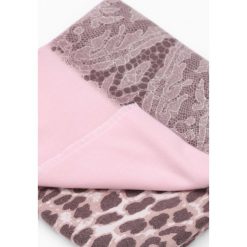 Ciemnoróżowy Szalik Warm September. Czerwone szaliki damskie other, na jesień. Za 39,99 zł.