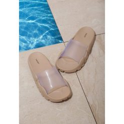 Beżowe Klapki Undoubted. Brązowe klapki damskie Renee, w paski, bez obcasa, na płaskiej podeszwie. Za 49,99 zł.