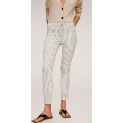 Mango - Jeansy Isa. Jeansy damskie Mango, bez wzorów, z elastanu. W wyprzedaży za 103,90 zł.