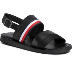 Sandały TOMMY HILFIGER - Corporate Strap Leather Sandal FM0FM02755 Black BDS. Czarne klapki męskie TOMMY HILFIGER, bez wzorów, ze skóry. W wyprzedaży za 239,00 zł.