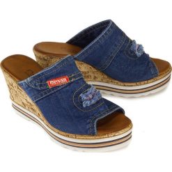 ARTIKER RELAKS 44C0242 jeans, klapki damskie. Koturny damskie Artiker Relaks, bez obcasa, na koturnie, bez zapięcia. Za 179,90 zł.