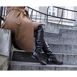 Płaskie kozaki za kolano - skóra naturalna - model 128 - kolor czarno-czerwony. Czerwone kozaki damskie Zapato, na zimę, z jeansu, eleganckie, na wysokim obcasie. W wyprzedaży za 262,50 zł.