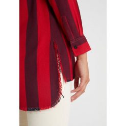Koszule jeansowe damskie: LOIS Jeans LARGA VEGAS STRIPE Koszula red