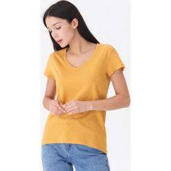 T-shirt basic - Żółty. Żółte t-shirty damskie House, s, bez wzorów, bez kołnierzyka. W wyprzedaży za 19,99 zł.