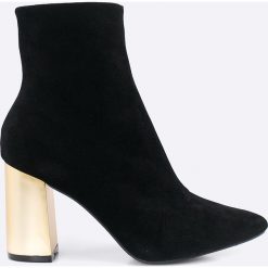 Public Desire - Botki. Czarne botki damskie lity marki Public Desire, z materiału. W wyprzedaży za 149,90 zł.