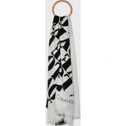 Calvin Klein - Chusta. Czarne szaliki damskie Calvin Klein, bez wzorów, z wiskozy. Za 219,90 zł.