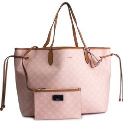 Torebka JOOP! - Cortina 4140002639 Light Pink 307. Różowe torebki klasyczne damskie JOOP!, bez wzorów, ze skóry ekologicznej, klasyczne, bez dodatków. W wyprzedaży za 469,00 zł.