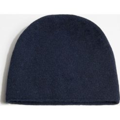 Simple - Czapka. Czarne czapki zimowe damskie marki Simple, z dzianiny. W wyprzedaży za 79,90 zł.