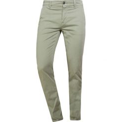 Chinosy męskie: BOSS Orange SLIM Spodnie materiałowe khaki